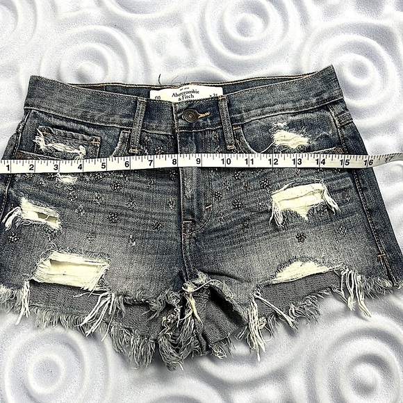 Abercrombie & Fitch Jeans short, like new used couple times - Picture 2 of 8